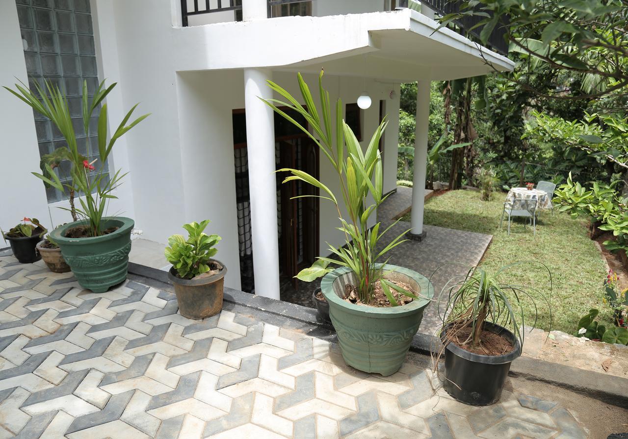 Miracle Villa Kandy Exterior foto