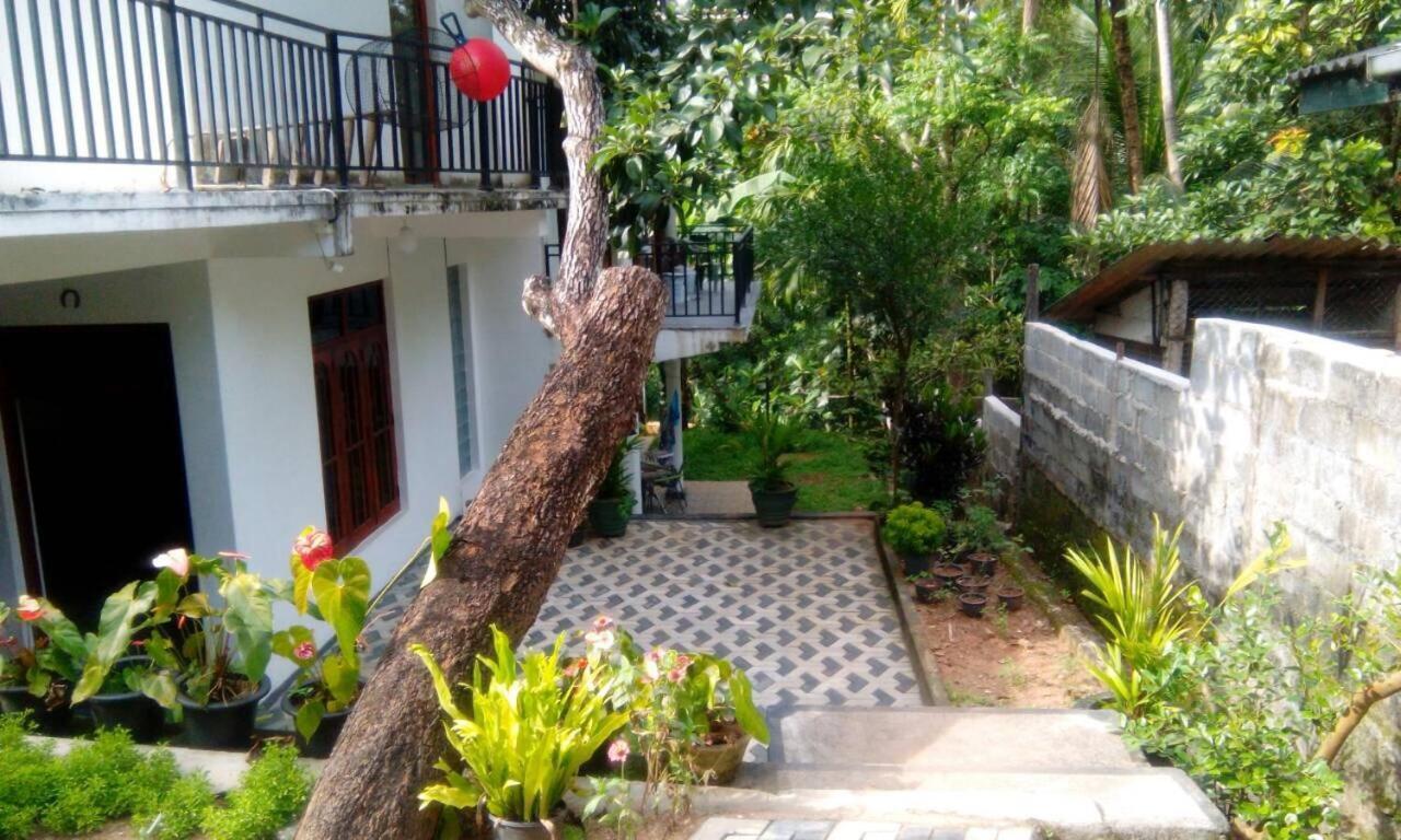 Miracle Villa Kandy Exterior foto